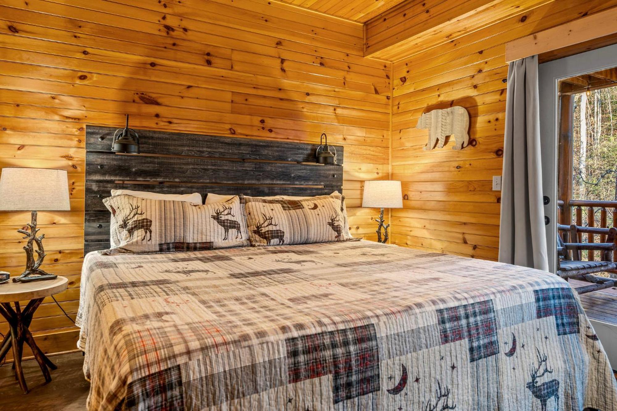 Mountain Laurel Holiday Home Гатлинбург Экстерьер фото