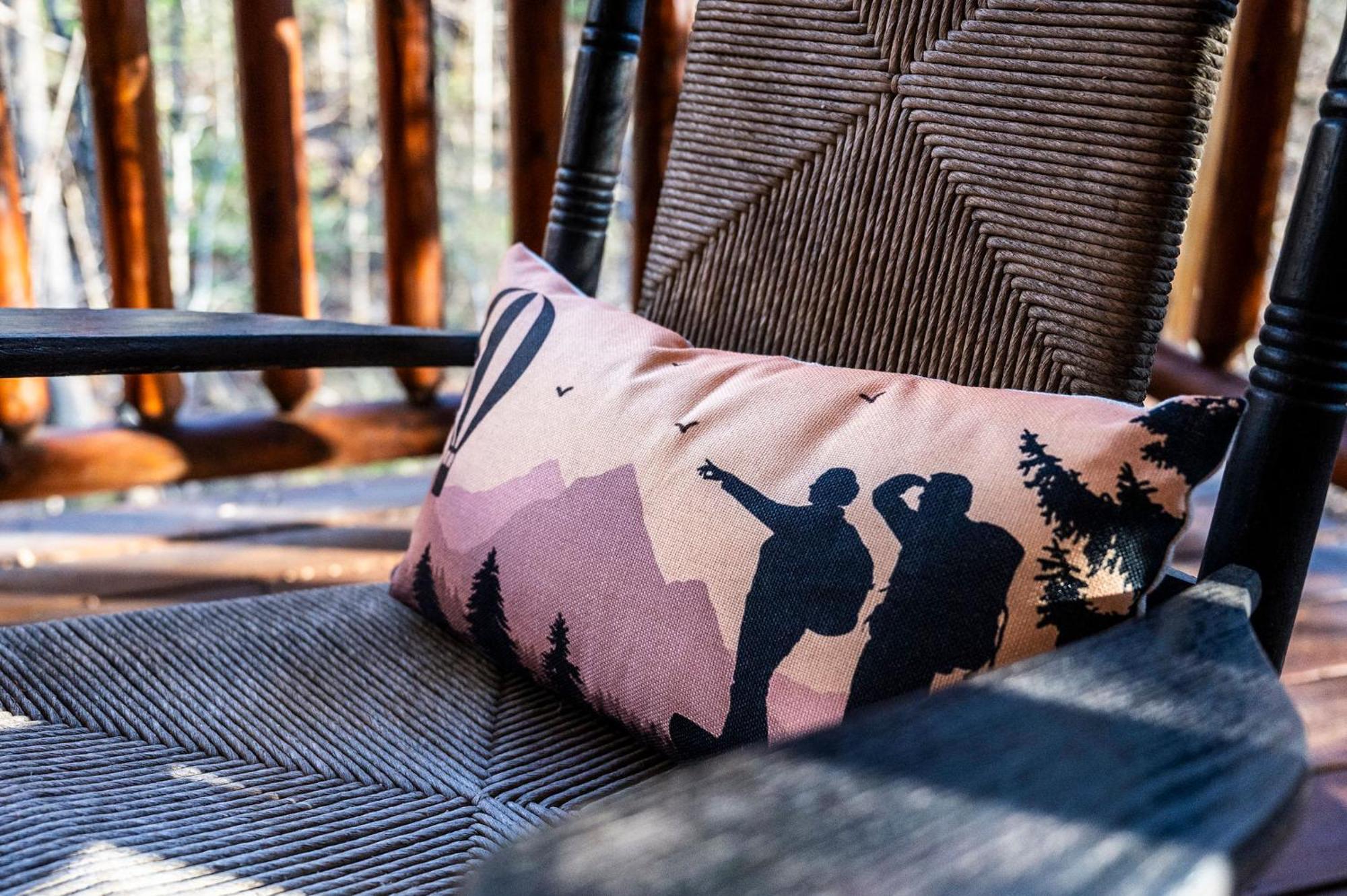 Mountain Laurel Holiday Home Гатлинбург Экстерьер фото