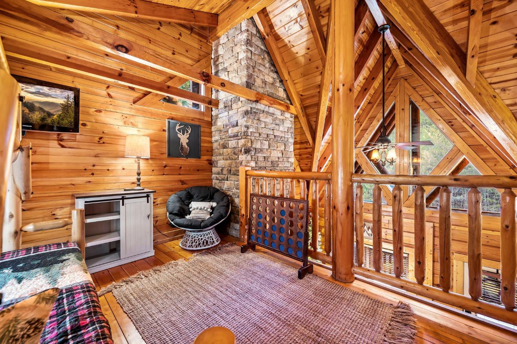 Mountain Laurel Holiday Home Гатлинбург Экстерьер фото